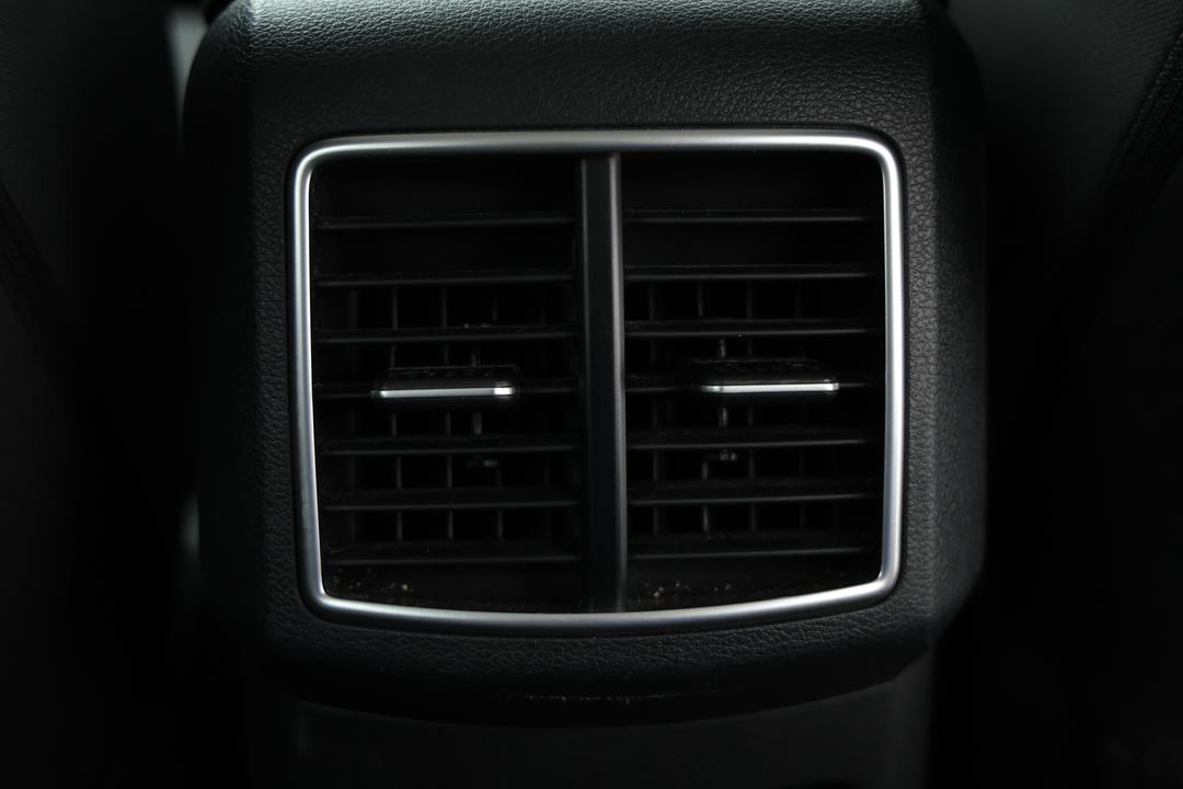 2024 Kia Sportage S (FWD), Automatic, 51037 km, Rear A/C Vent