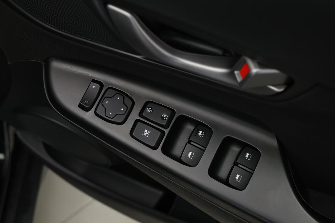 2020 Hyundai Kona Active (FWD), Automatic, 128926 km, Drivers Side Door Panel Controls