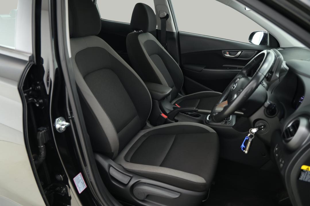 2020 Hyundai Kona Active (FWD), Automatic, 128926 km, Right Side Front Door Cabin View
