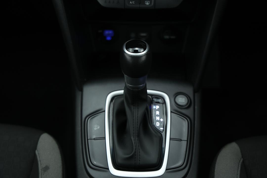 2020 Hyundai Kona Active (FWD), Automatic, 128926 km, Gear Lever 