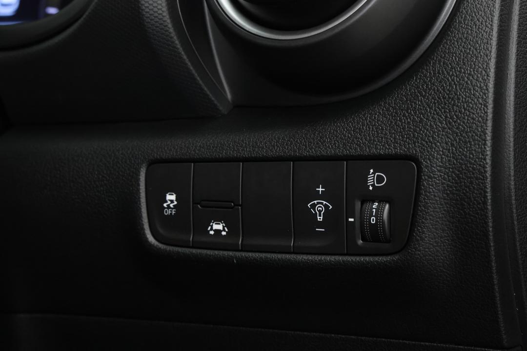 2020 Hyundai Kona Active (FWD), Automatic, 128926 km, Utility Switches/Buttons