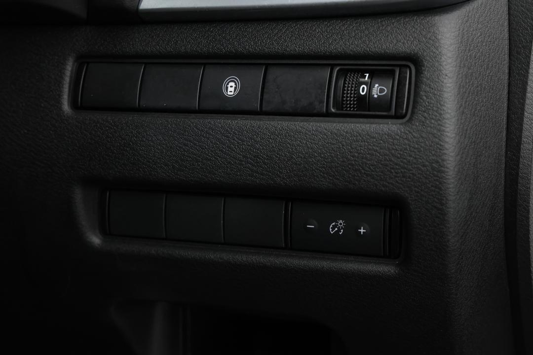2024 Nissan X-trail St (4WD) 7 Seat, Automatic, 30229 km, Utility Switches/Buttons