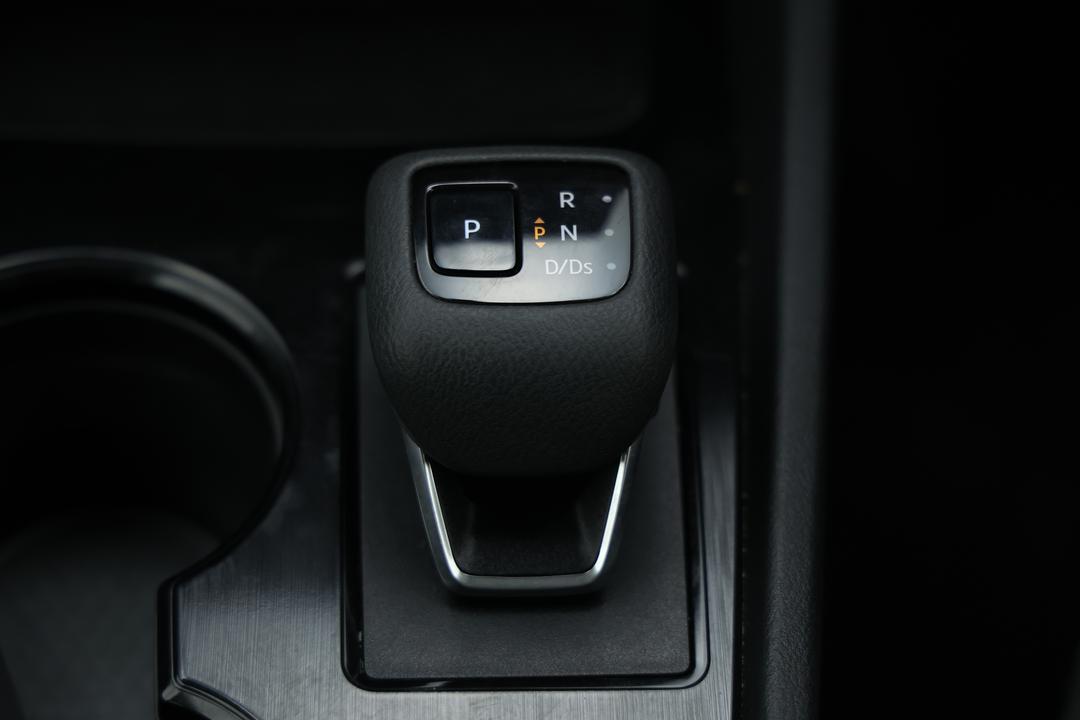 2024 Nissan X-trail St (4WD) 7 Seat, Automatic, 30229 km, Gear Lever 