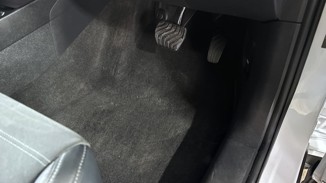 2023 Mitsubishi Outlander Aspire 7 Seat (2WD), Automatic, 27743 km, Pedals and Footmat