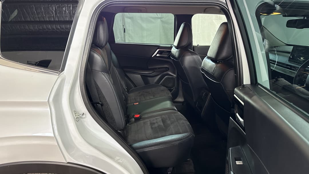 2023 Mitsubishi Outlander Aspire 7 Seat (2WD), Automatic, 27743 km, Right Side Rear Door Cabin View