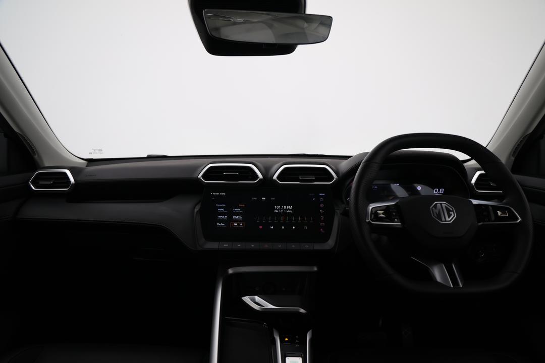 2025 MG ZS Essence Turbo, Automatic, 18216 km, Dashboard View