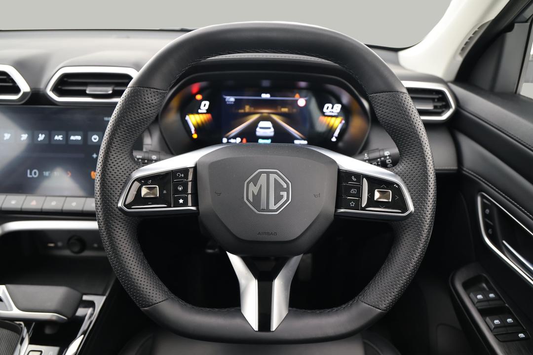 2025 MG ZS Essence Turbo, Automatic, 18216 km, Steering Wheel Close-up
