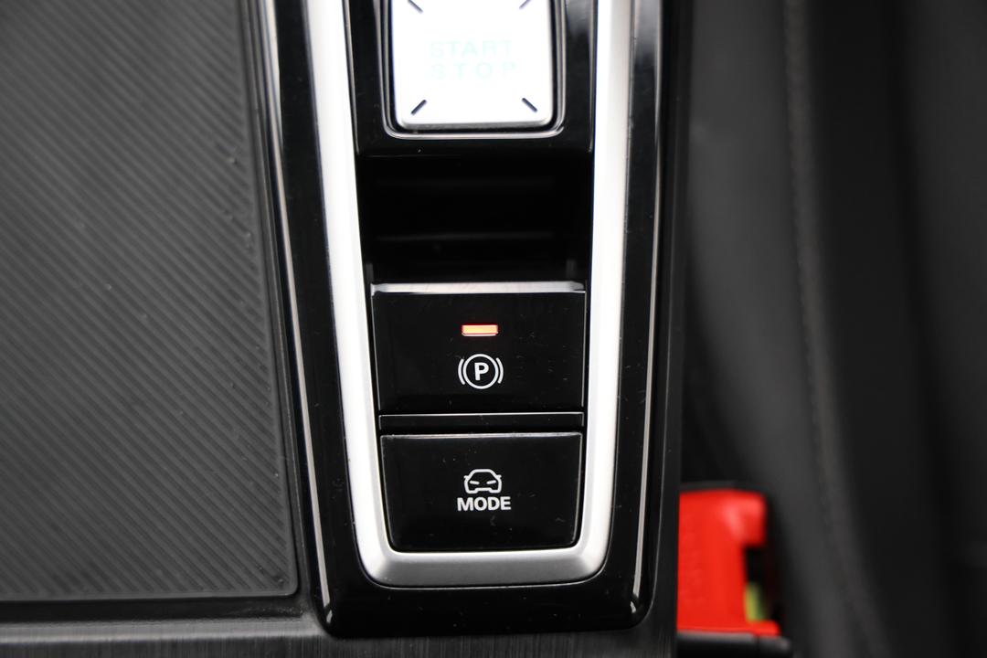 2025 MG ZS Essence Turbo, Automatic, 18216 km, Handbrake