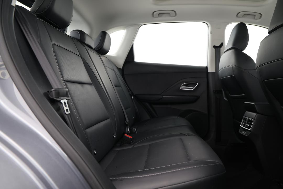 2025 MG ZS Essence Turbo, Automatic, 18216 km, Right Side Rear Door Cabin View