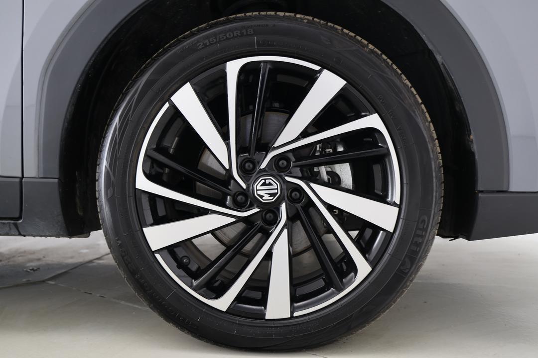 2025 MG ZS Essence Turbo, Automatic, 18216 km, Right Front Wheel