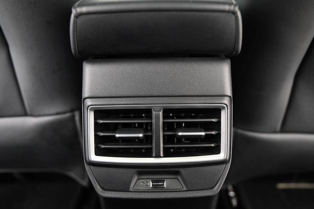 2025 MG ZS Essence Turbo, Automatic, 18216 km, Rear A/C Vent