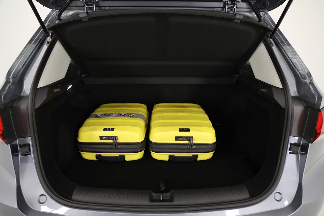 2025 MG ZS Essence Turbo, Automatic, 18216 km, Boot Inside View with Luggage
