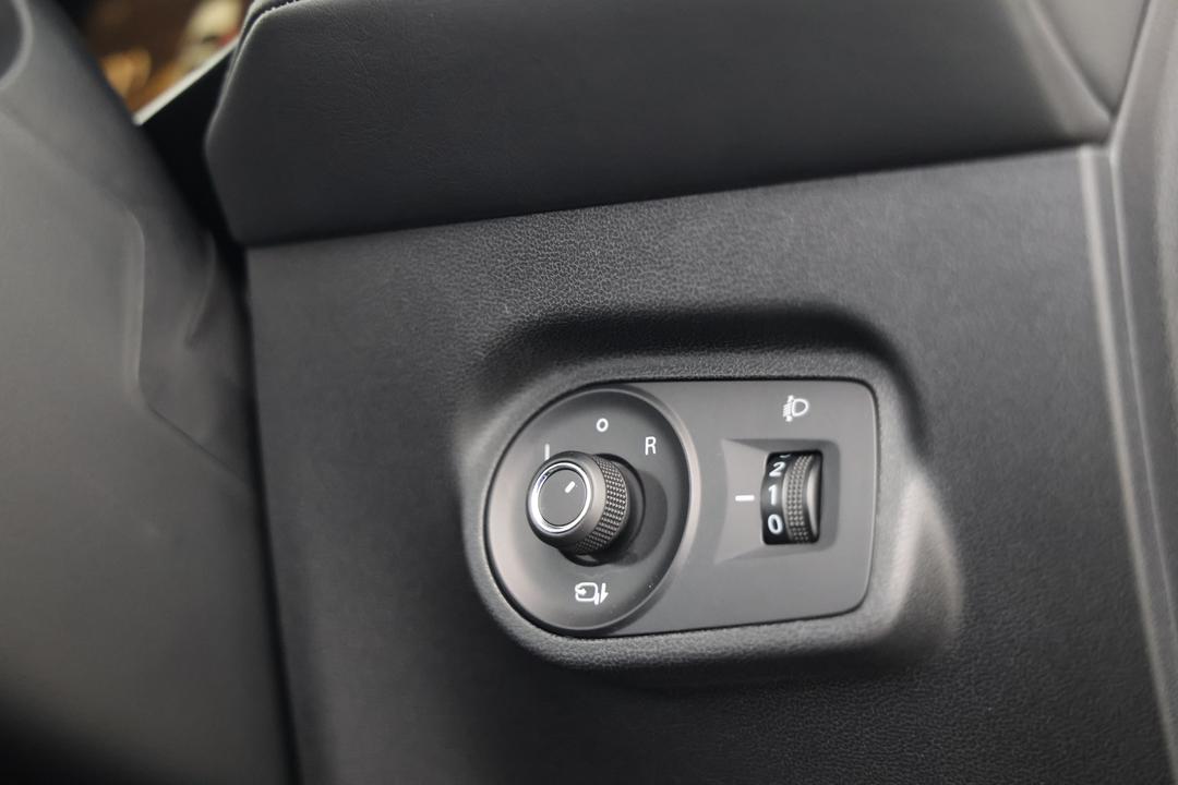 2025 MG ZS Essence Turbo, Automatic, 18216 km, Utility Switches/Buttons