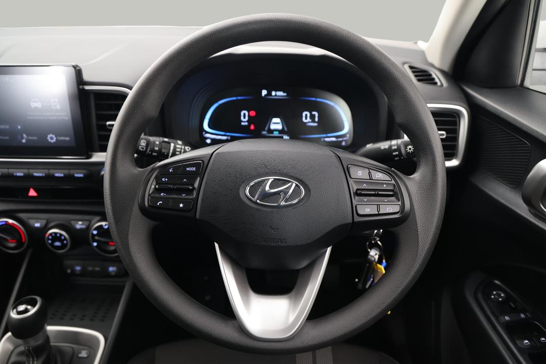 2025 Hyundai Venue Venue, Automatic, 21844 km, Steering Wheel Close-up