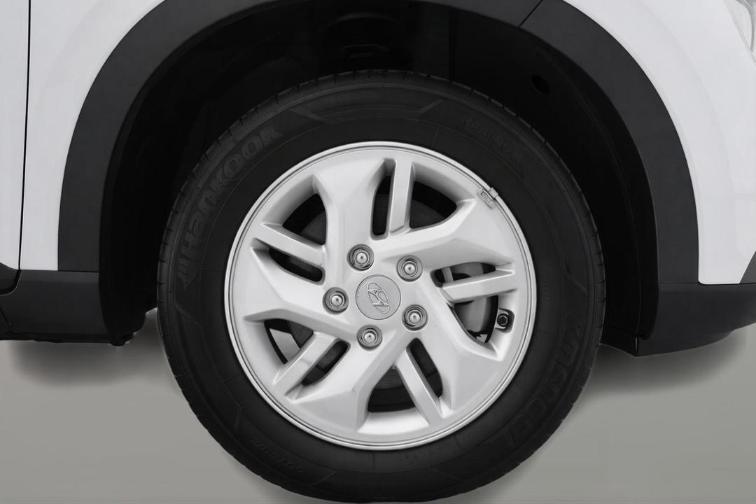 2025 Hyundai Venue Venue, Automatic, 21844 km, Right Front Wheel