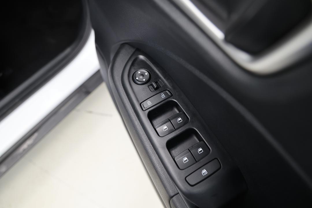 2025 Hyundai Venue Venue, Automatic, 21844 km, Drivers Side Door Panel Controls