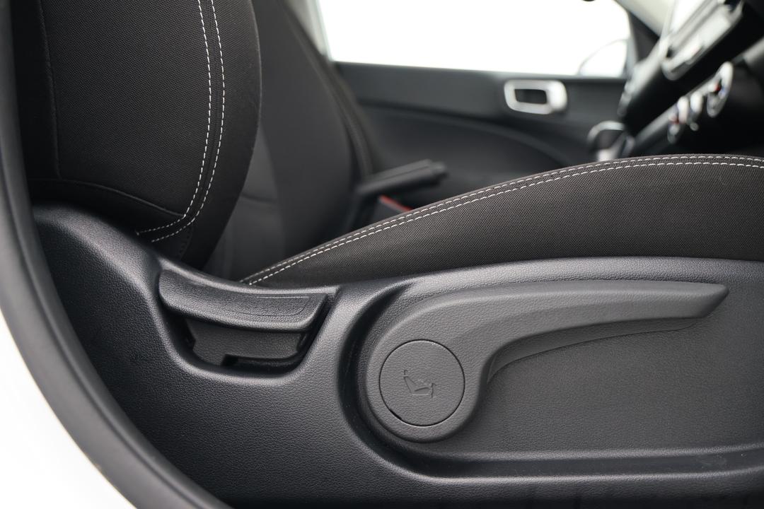 2025 Hyundai Venue Venue, Automatic, 21844 km, Drivers Side Adjustment Panel