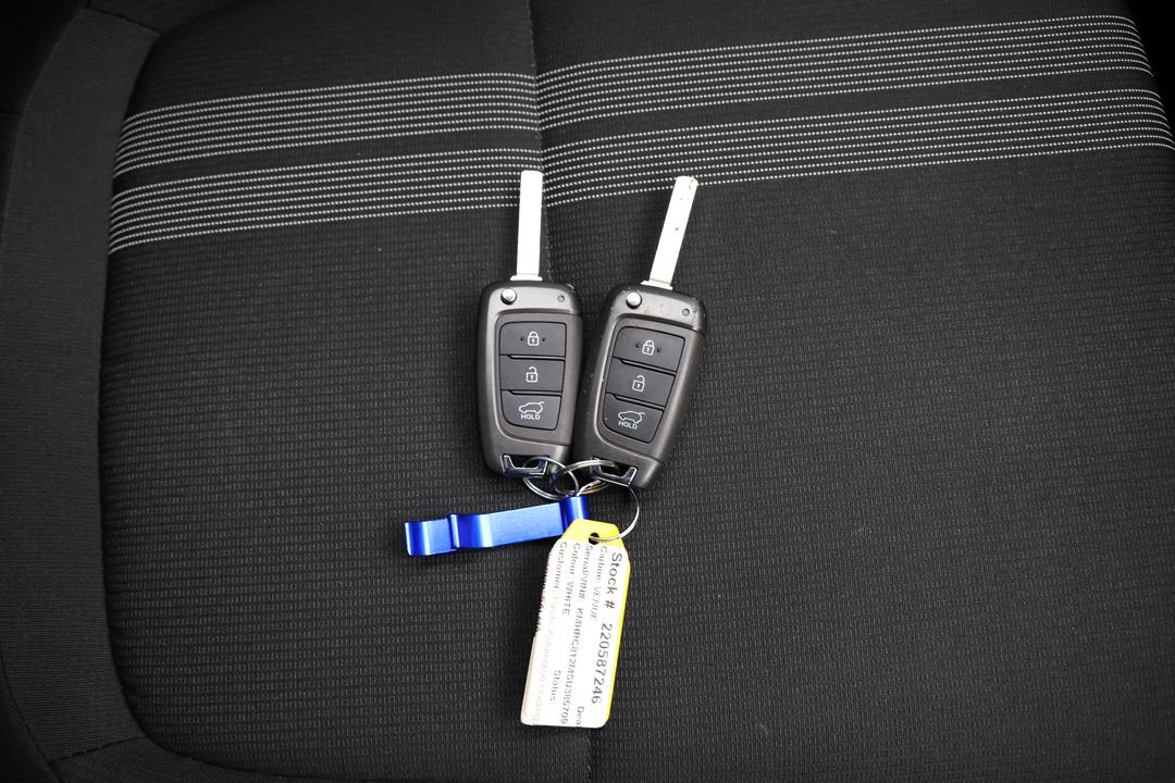 2025 Hyundai Venue Venue, Automatic, 21844 km, Key Close-up