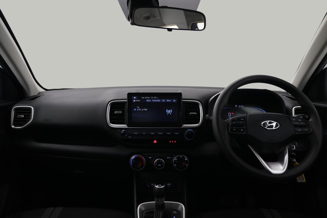 2025 Hyundai Venue Venue, Automatic, 21844 km, Dashboard View
