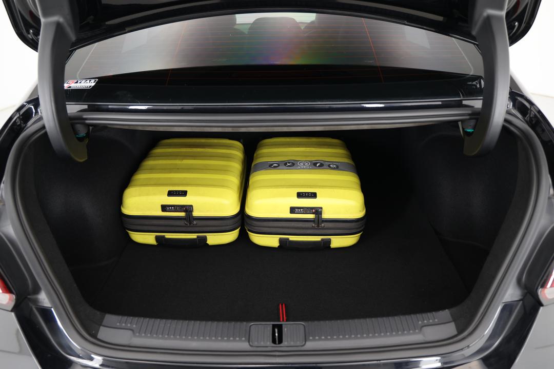 2023 MG Mg5 Essence, Automatic, 46910 km, Boot Inside View with Luggage