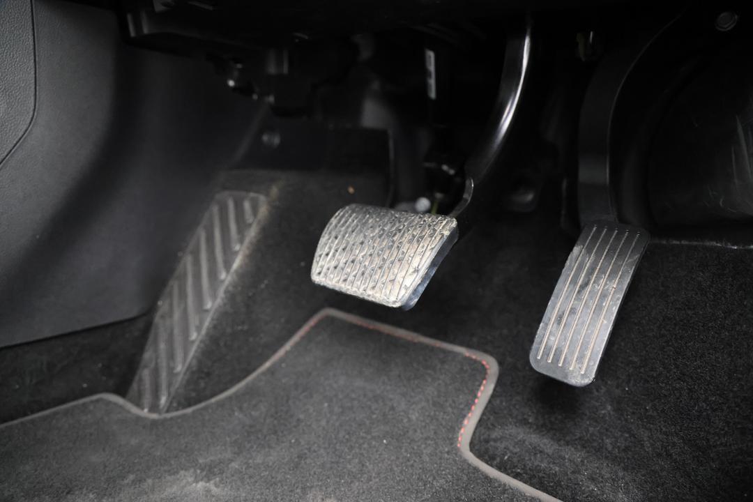 2023 MG Mg5 Essence, Automatic, 46910 km, Pedals and Footmat