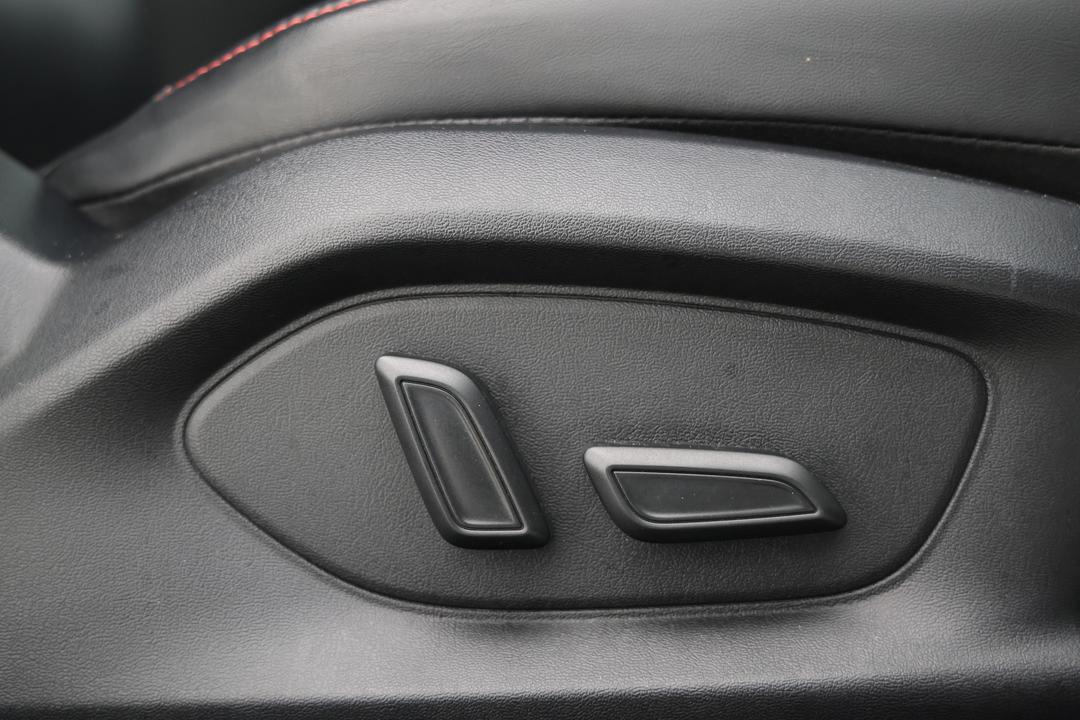 2023 MG Mg5 Essence, Automatic, 46910 km, Drivers Side Adjustment Panel