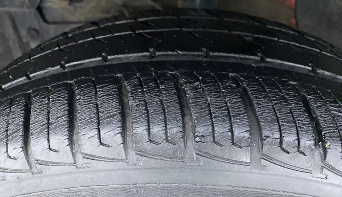 2016 Maruti Vitara Brezza VDI OPT, Diesel, Manual, 32,186 km, Left Front Tyre Tread