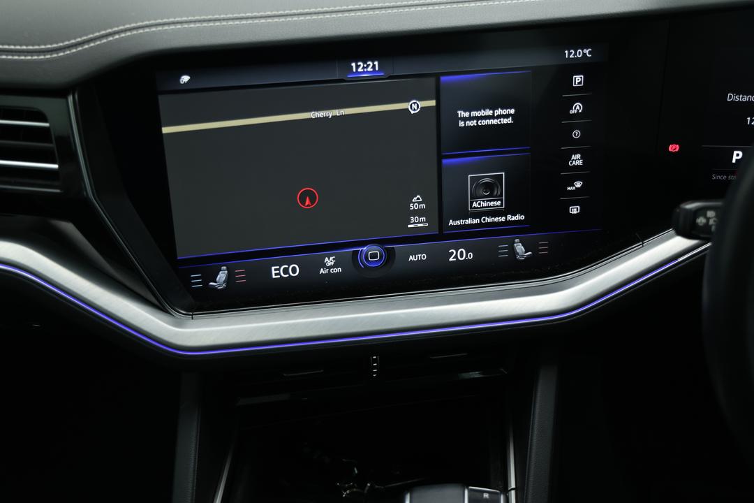 2022 Volkswagen Touareg 210tdi Elegance, Automatic, 74805 km, Center Console