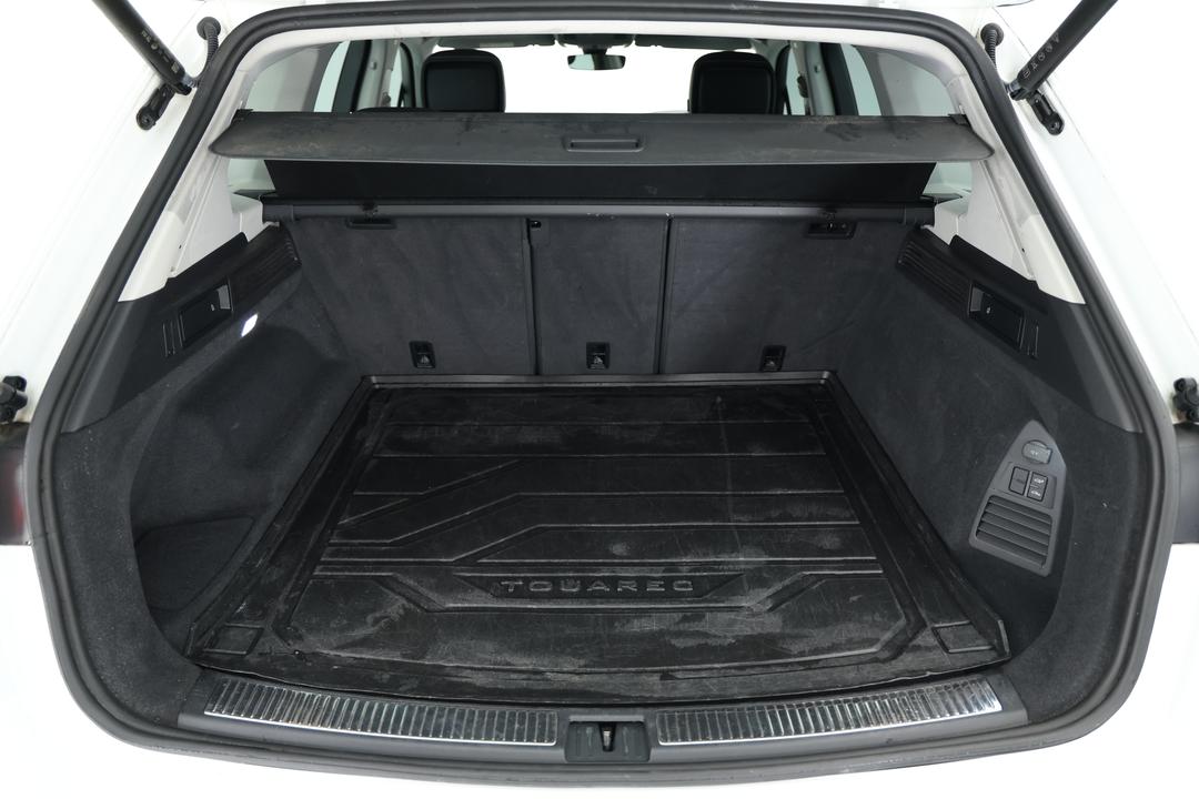 2022 Volkswagen Touareg 210tdi Elegance, Automatic, 74805 km, Boot Inside View