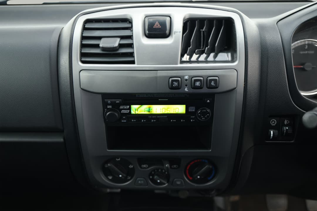 2020 Great Wall Steed (4x4), Manual, 88716 km, Center Console