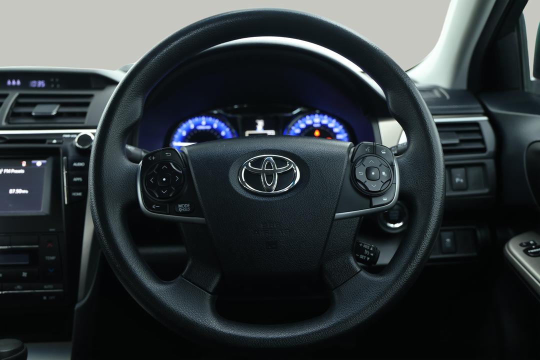 2016 Toyota Aurion At-X, Automatic, 106114 km, Steering Wheel Close-up