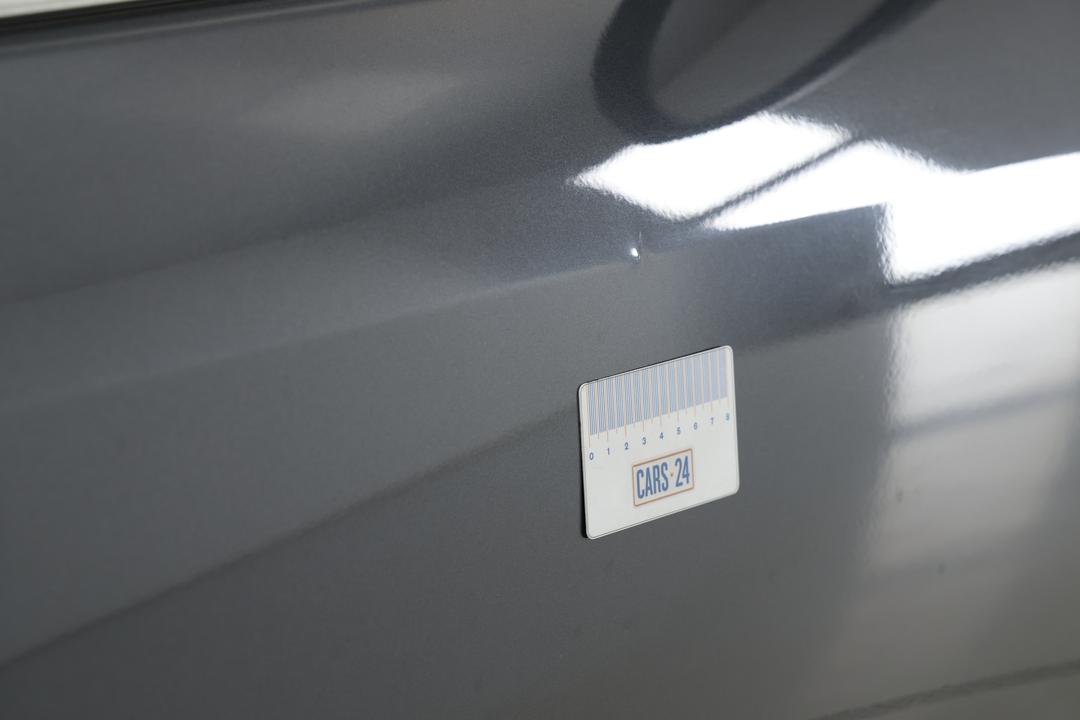 2016 Toyota Aurion At-X, Automatic, 106114 km, Doors Front RHS Chip