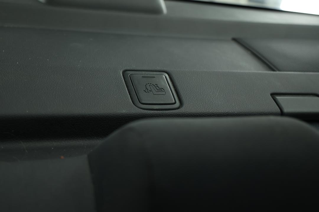 2016 Toyota Aurion At-X, Automatic, 106114 km, Child Seat Anchor Points