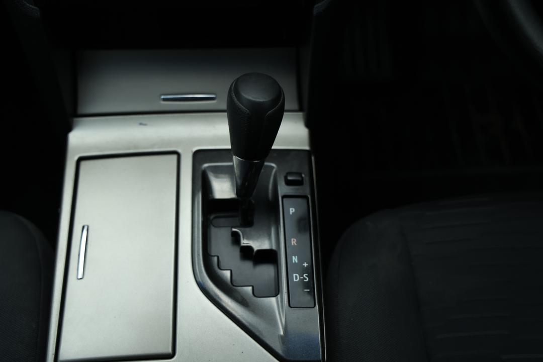 2016 Toyota Aurion At-X, Automatic, 106114 km, Gear Lever 