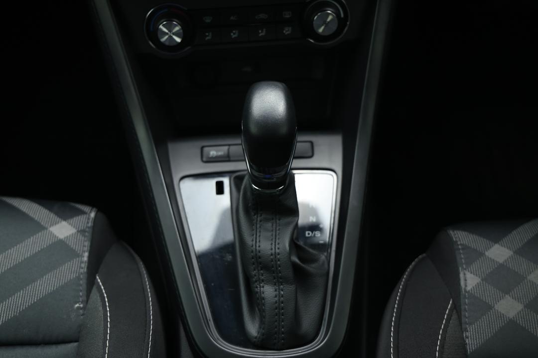 2023 MG Mg3 Auto Core, Automatic, 24023 km, Gear Lever 