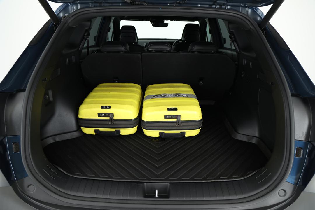 2022 Kia Sportage Gt-line (AWD), Automatic, 36822 km, Boot Inside View with Luggage
