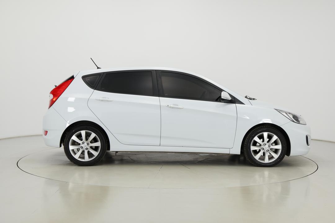 2019 Hyundai Accent Sport, Automatic, 58732 km, Right Side View