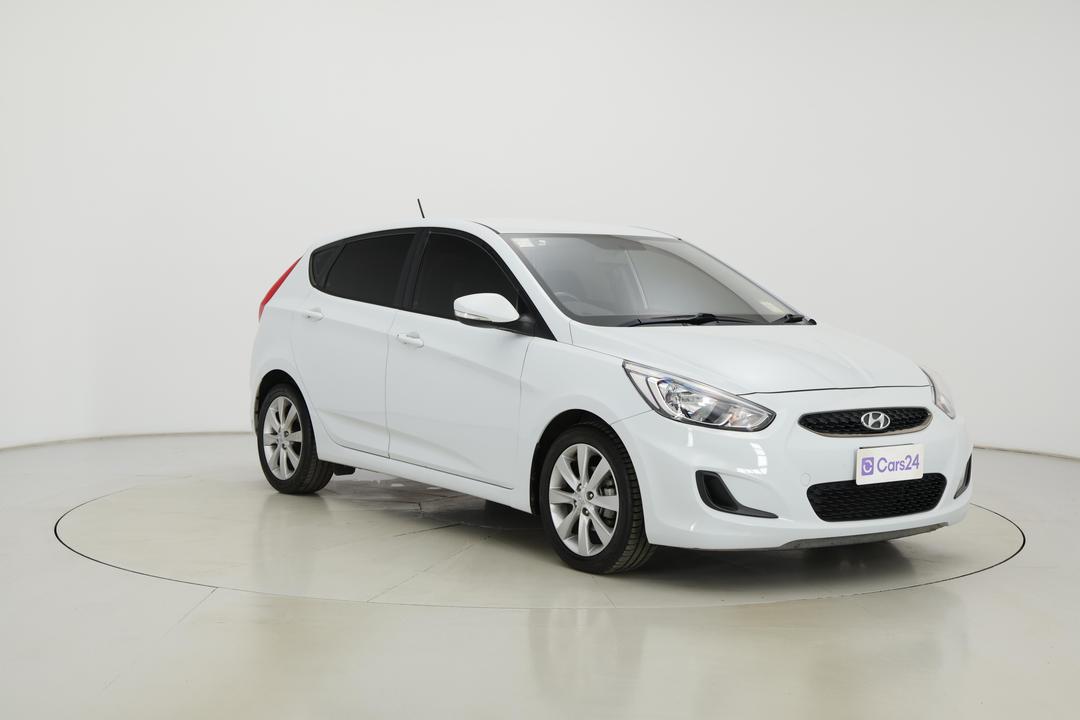 2019 Hyundai Accent Sport, Automatic, 58732 km, Right Front Diagonal (45- Degree) View