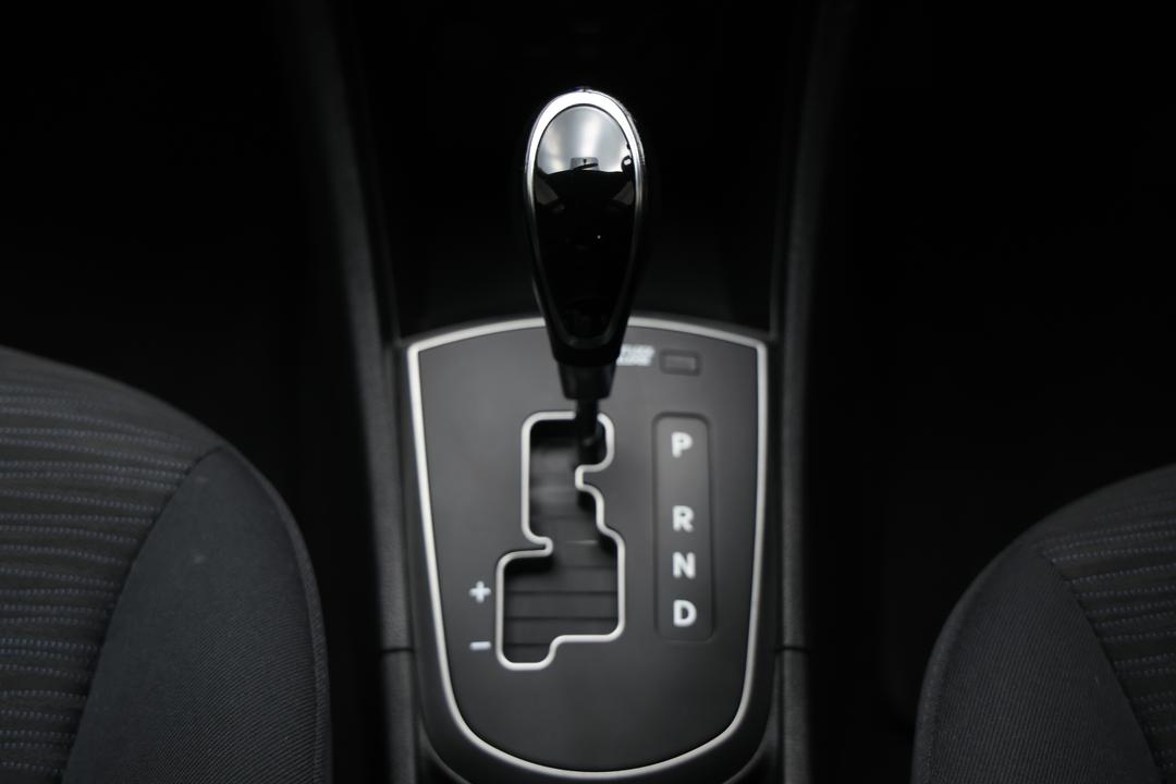 2019 Hyundai Accent Sport, Automatic, 58732 km, Gear Lever 