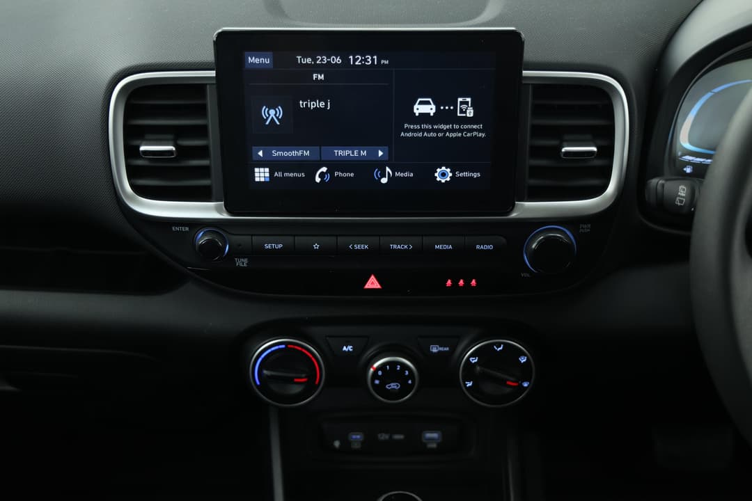 2025 Hyundai Venue -, Automatic, 22368 km, Steering Wheel Close-up