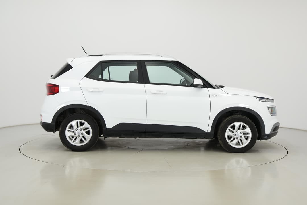 2025 Hyundai Venue -, Automatic, 22368 km, Right Side View