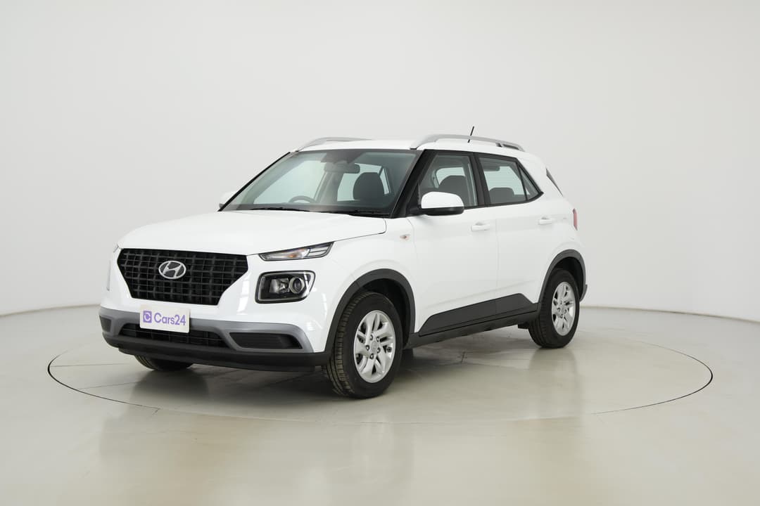 2025 Hyundai Venue -, Automatic, 22368 km, Left Front Diagonal (45- Degree) View