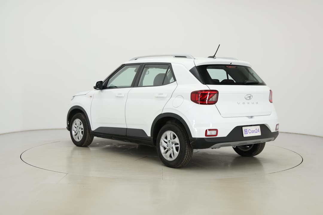 2025 Hyundai Venue -, Automatic, 22368 km, Left Back Diagonal (45- Degree) View