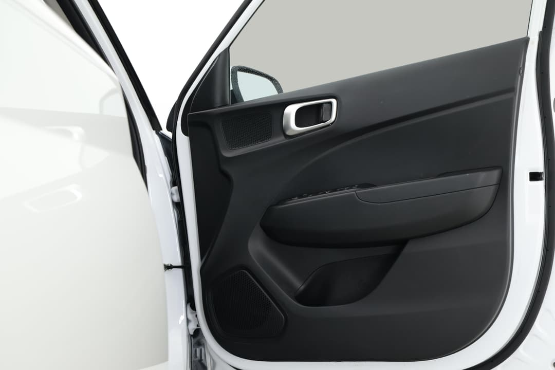 2025 Hyundai Venue -, Automatic, 22368 km, Right Side Front Door Cabin View