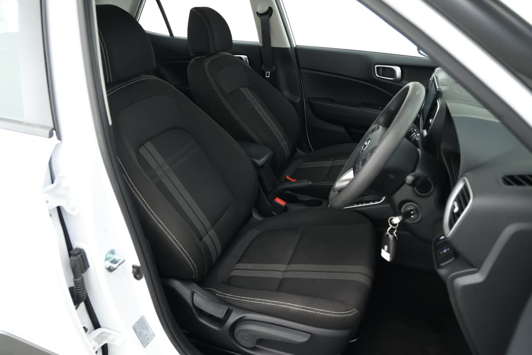 2025 Hyundai Venue -, Automatic, 22368 km, Drivers Side Adjustment Panel