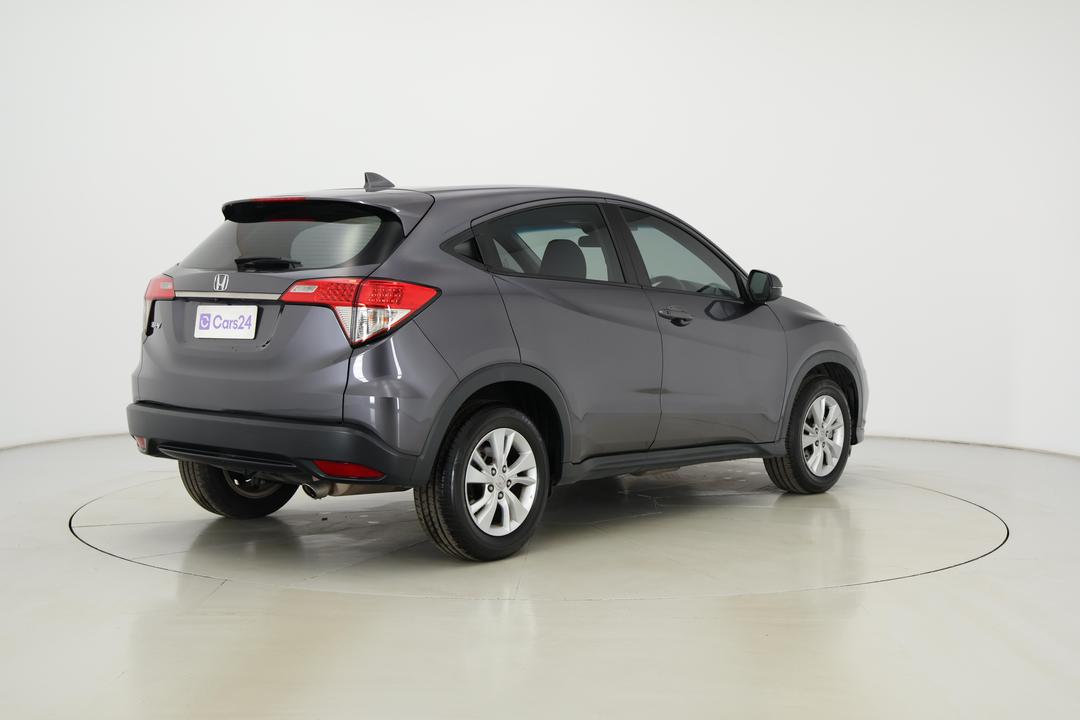 2020 Honda HR-V Vti, Automatic, 59457 km, Right Back Diagonal (45- Degree) View