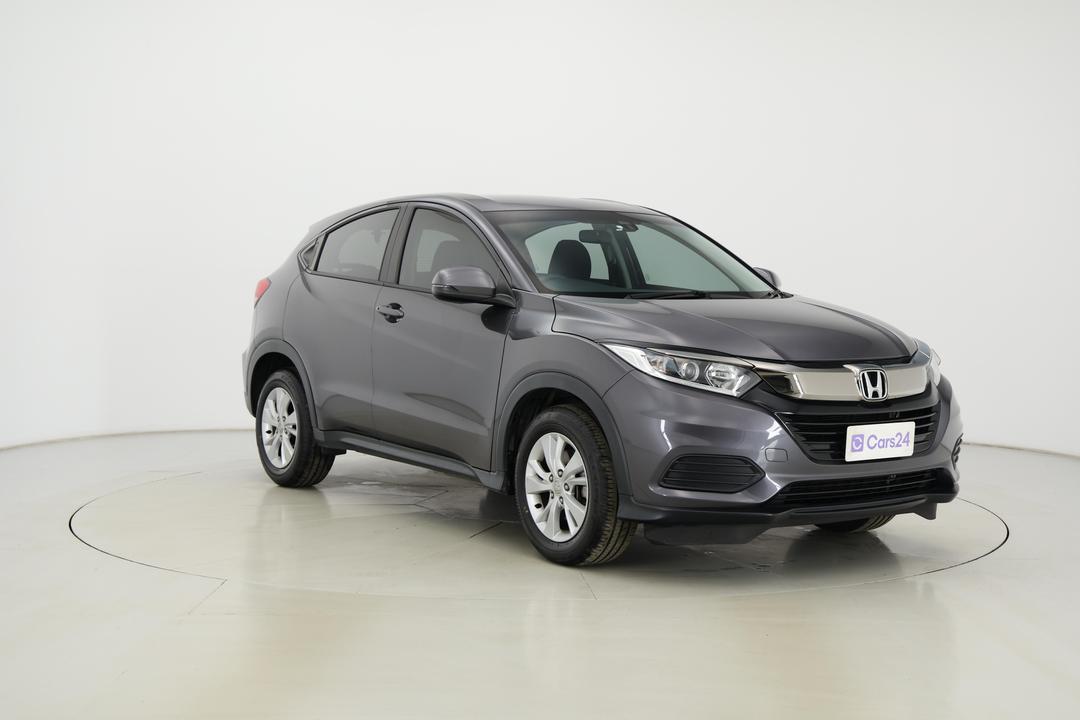 2020 Honda HR-V Vti, Automatic, 59457 km, Right Front Diagonal (45- Degree) View