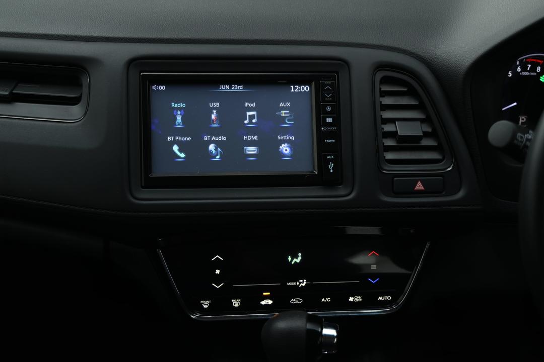 2020 Honda HR-V Vti, Automatic, 59457 km, Steering Wheel Close-up