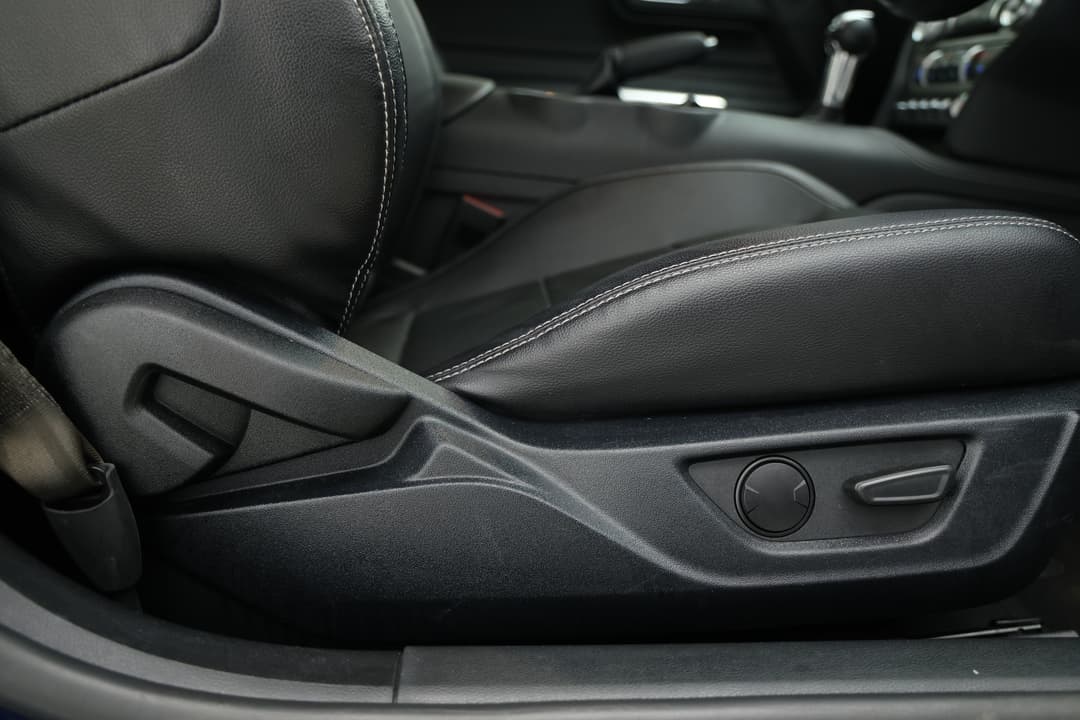 2021 Ford Mustang Gt 5.0 V8, Automatic, 39234 km, Drivers Side Adjustment Panel