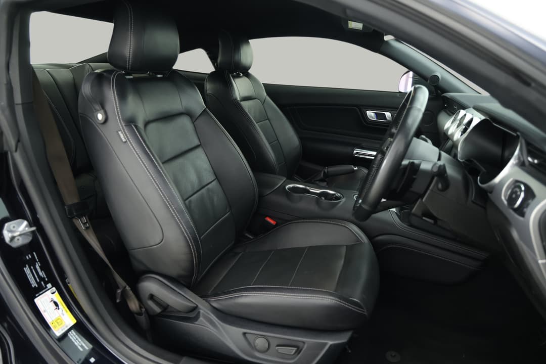 2021 Ford Mustang Gt 5.0 V8, Automatic, 39234 km, Right Side Front Door Cabin View